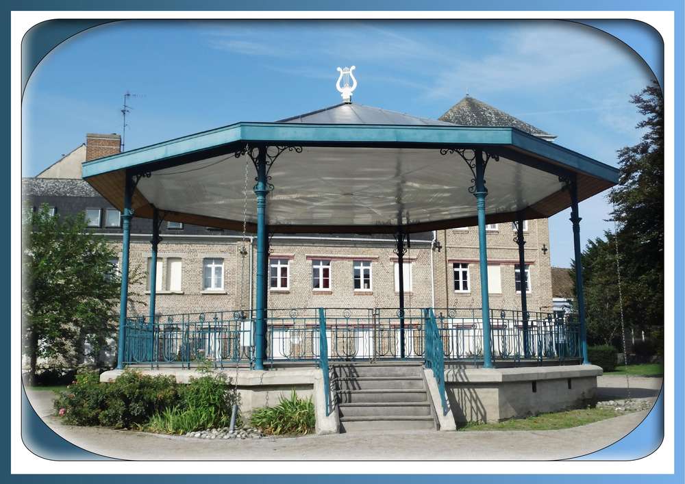 2-KIOSQUE - JARDIN PUBLIC