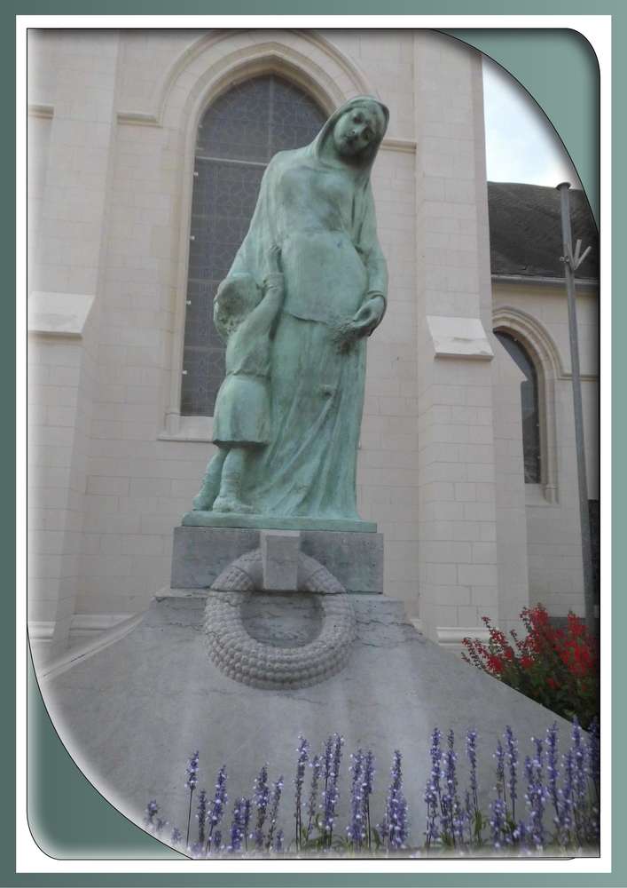 2-LA PLEUREUSE - MONUMENT AUX MORTS A ESCAUDAIN