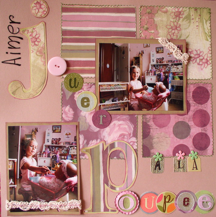 Aimer jouer à la poupée