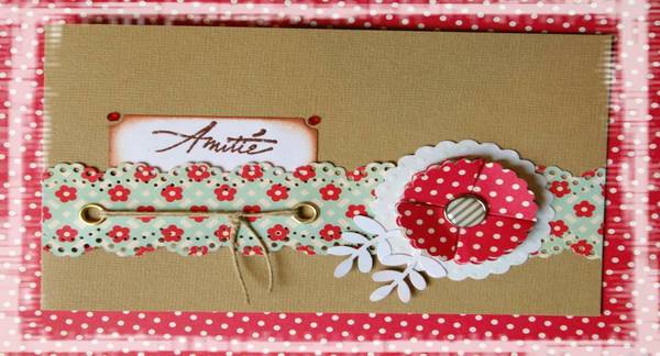 carte à fleur festonnée