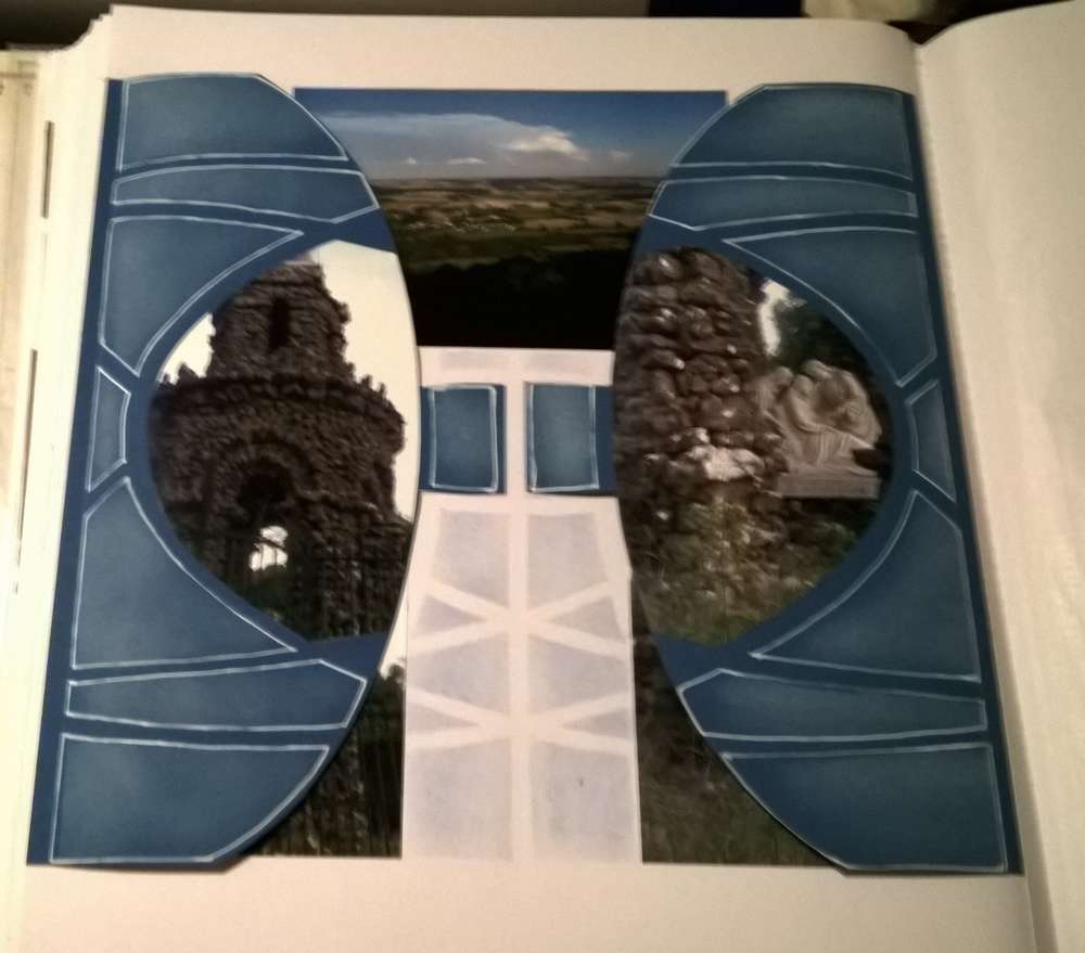 chemin de croix et vue sur la vallée, page fermée