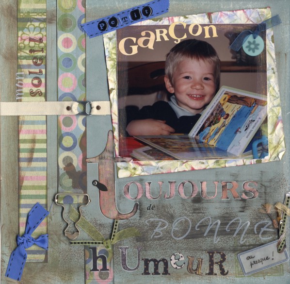 petit garçon toujours de bonne humeur